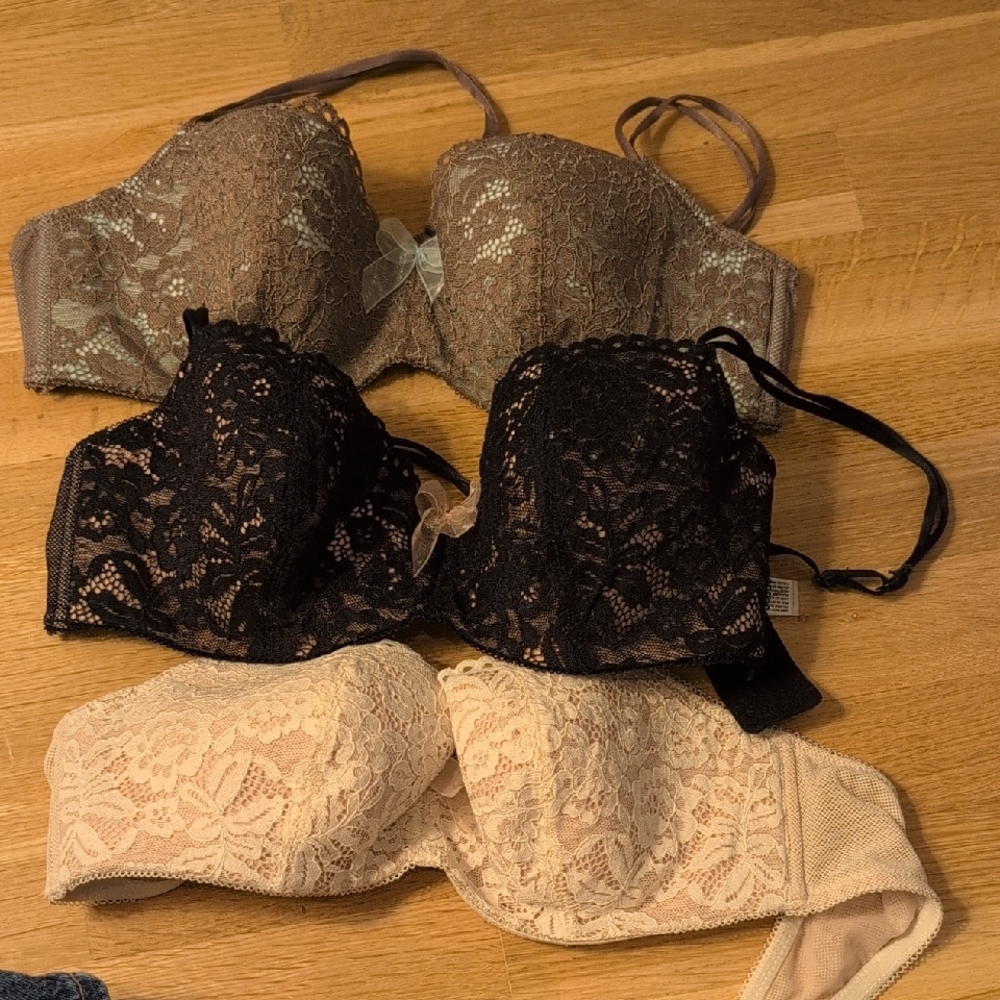 b.tempt'd Lace Bras (Lot of 3) 36C great condition Black Taupe and Cream